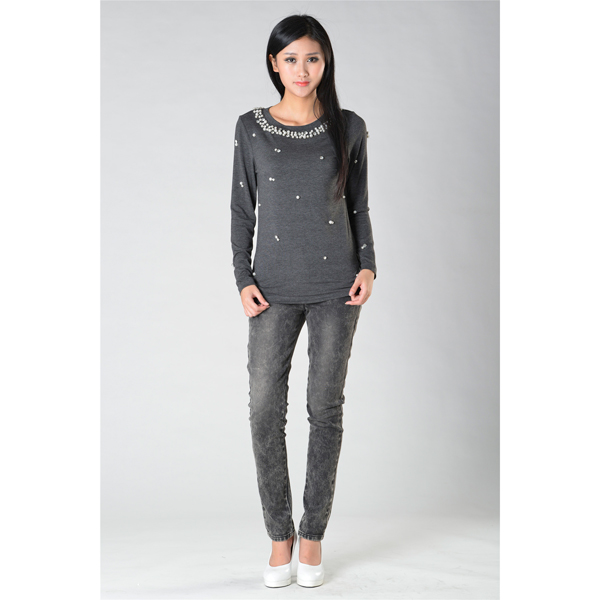 SY011針織長袖訂珠上衣正面效果