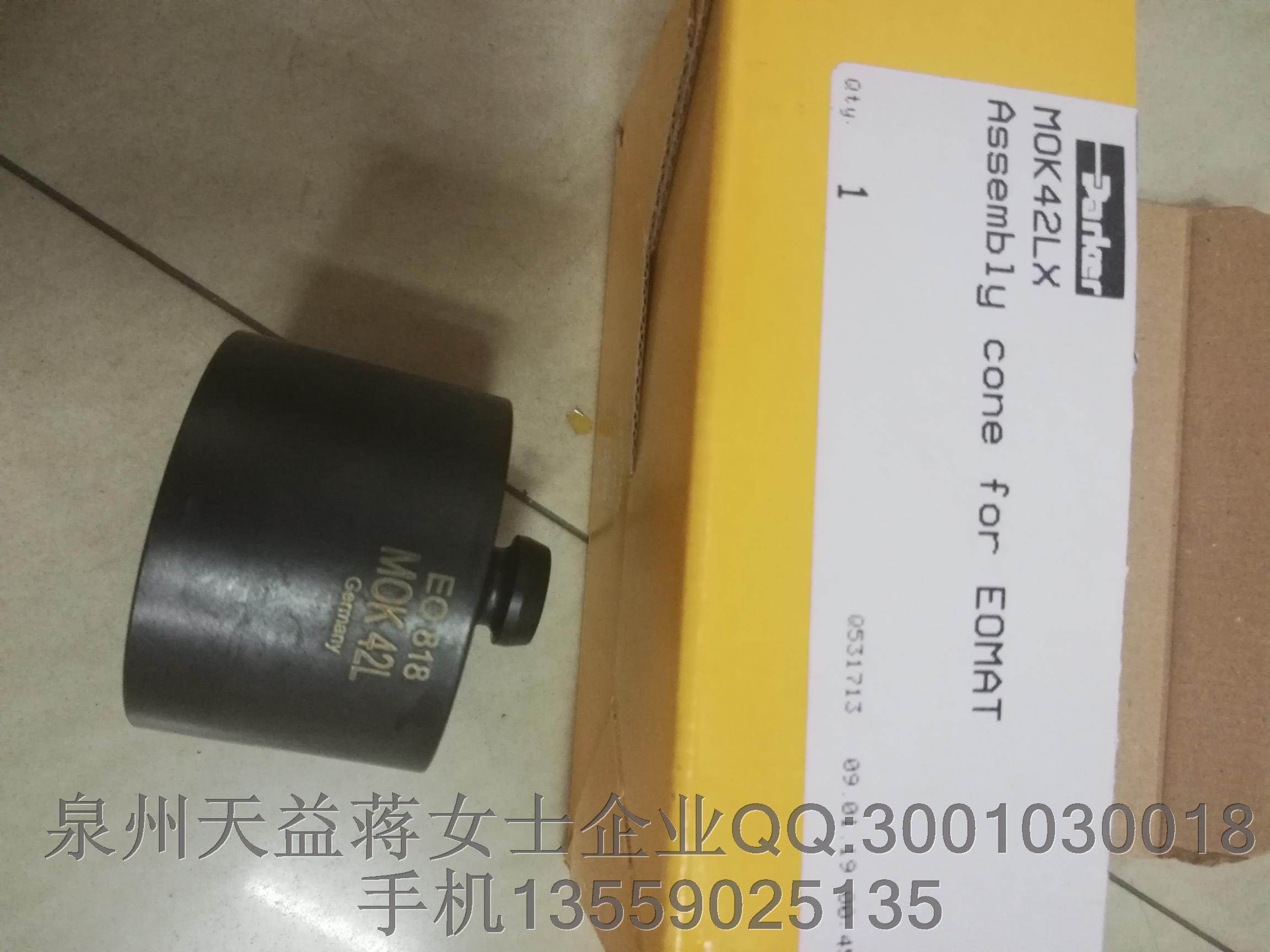 MOK42LX  PARKER.JPG